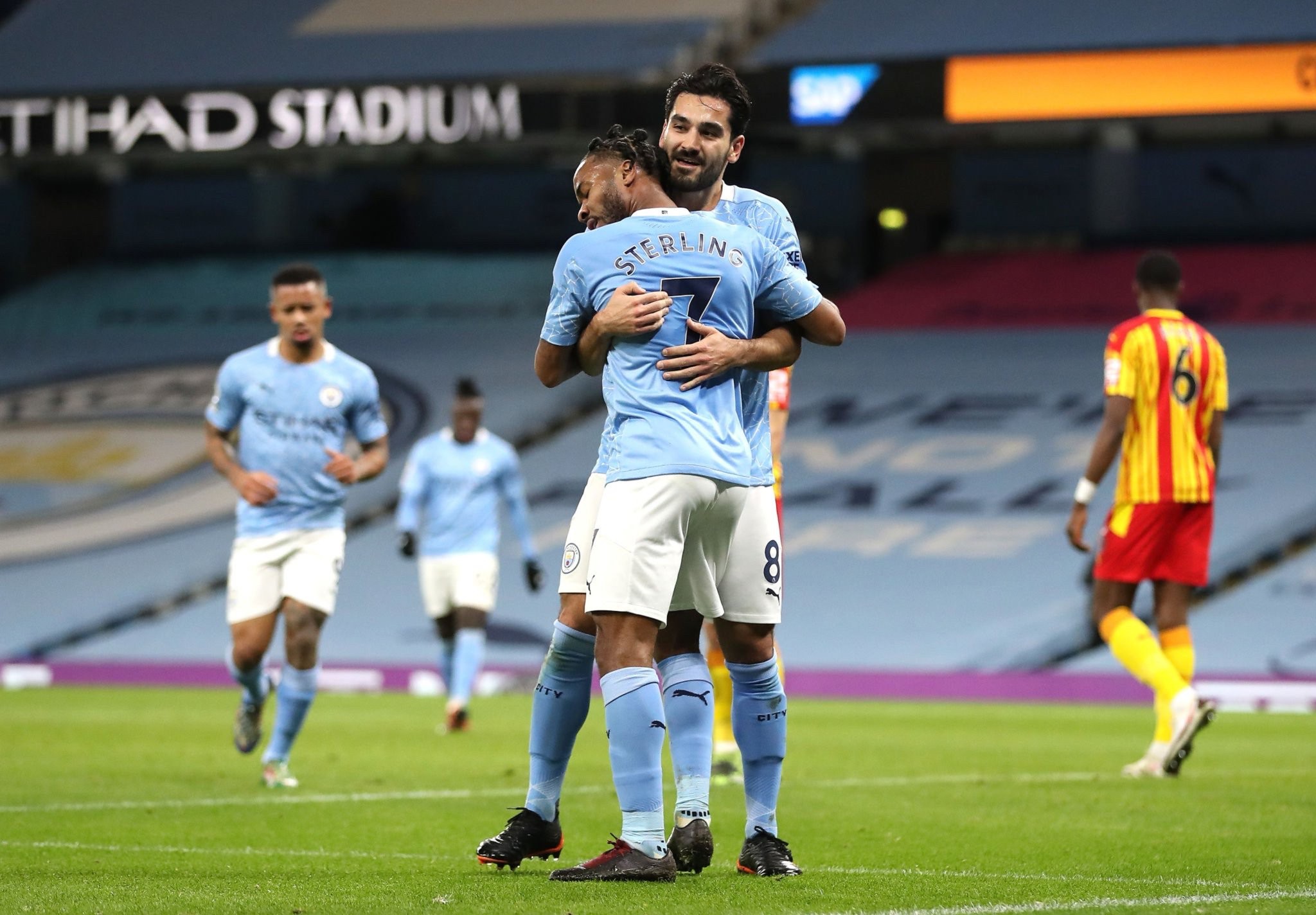 表现愈发出 表现愈发出